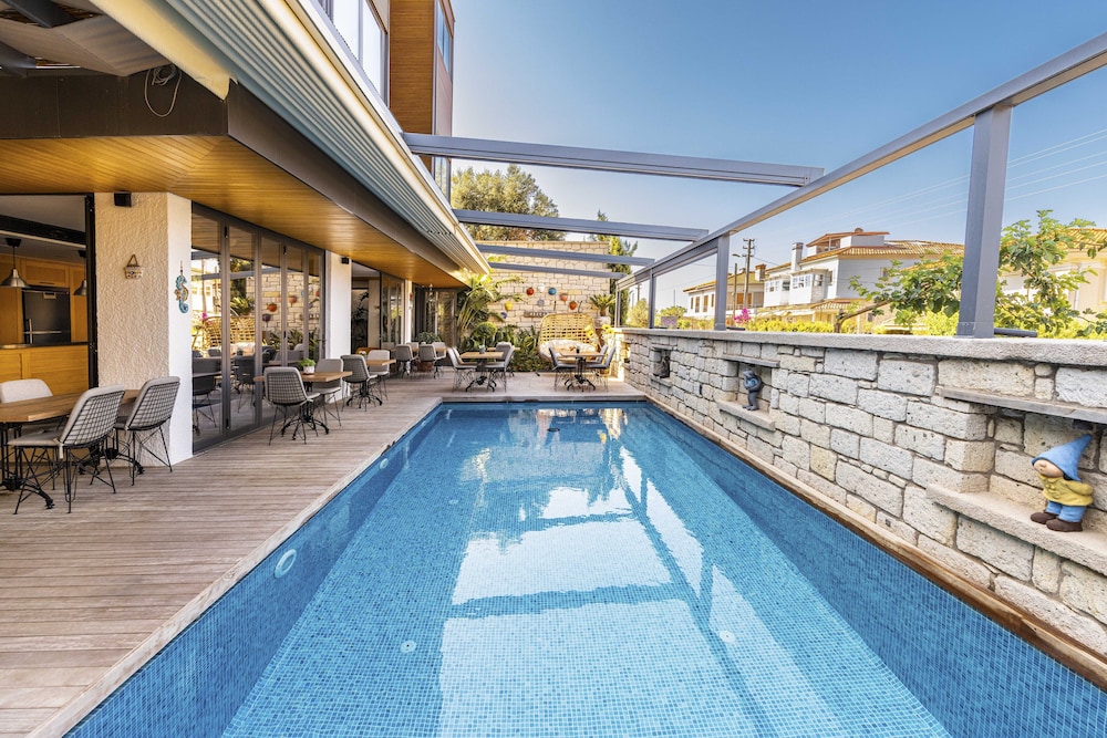 Yerli Otel Alacati