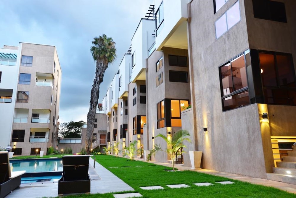 The Courtyard At Vanga Road