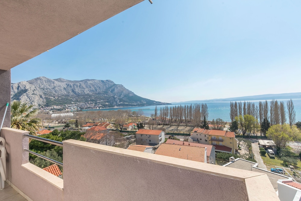 Apartments Ana