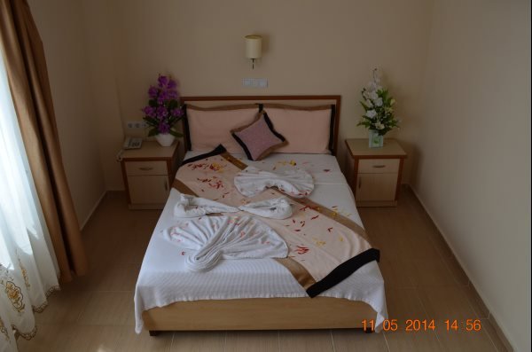 Yunus Hotel