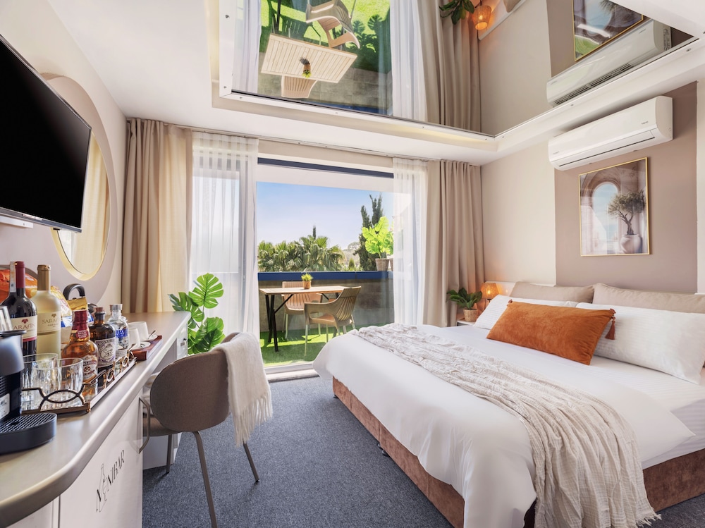 Is Hotel
