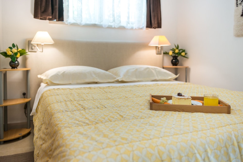 K & L Central Apartments