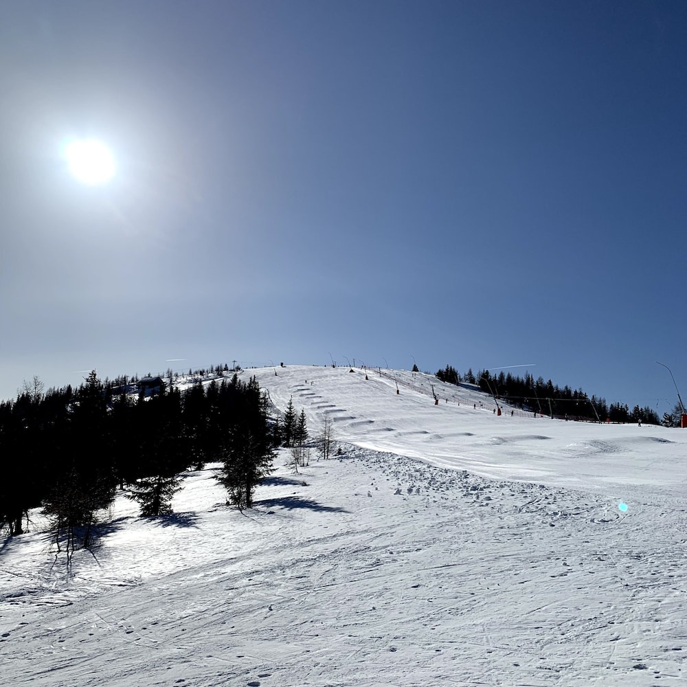 Lodge Rose & 's Heart