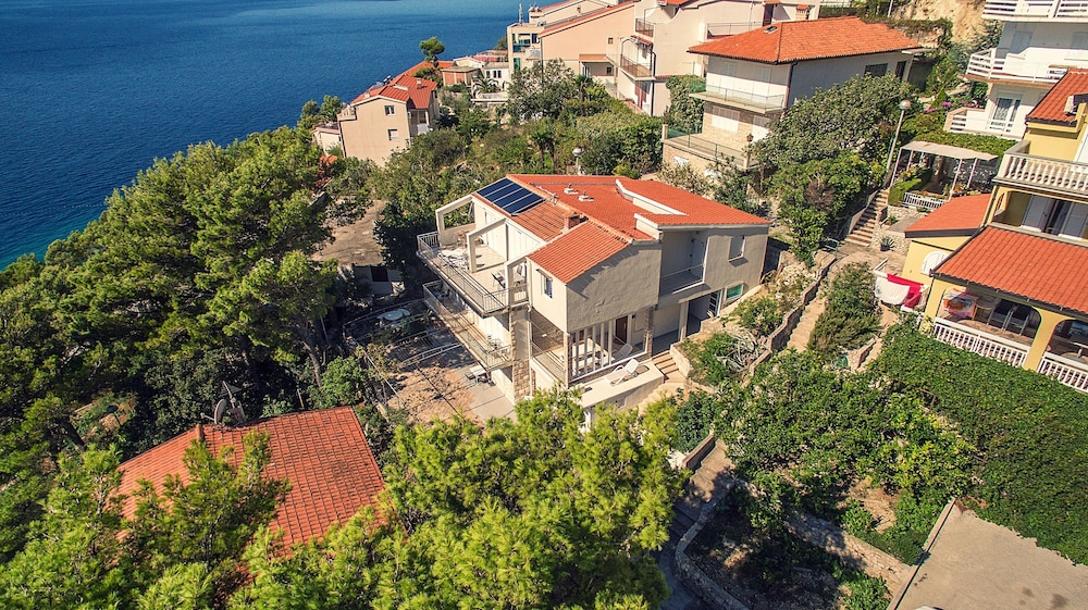 Vila Dvorski