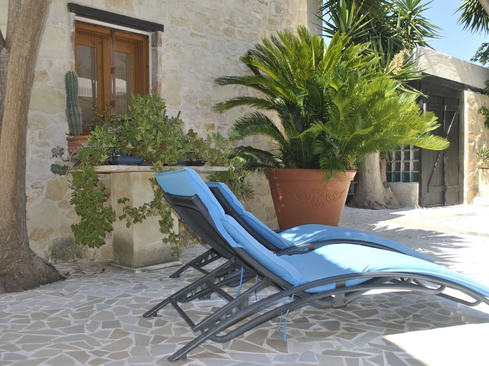 Villa Kostas