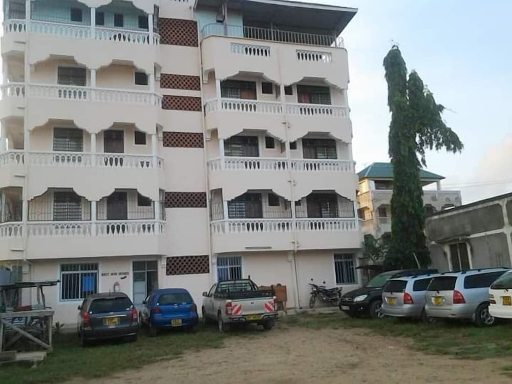 Miritini Guest House & Restaurant