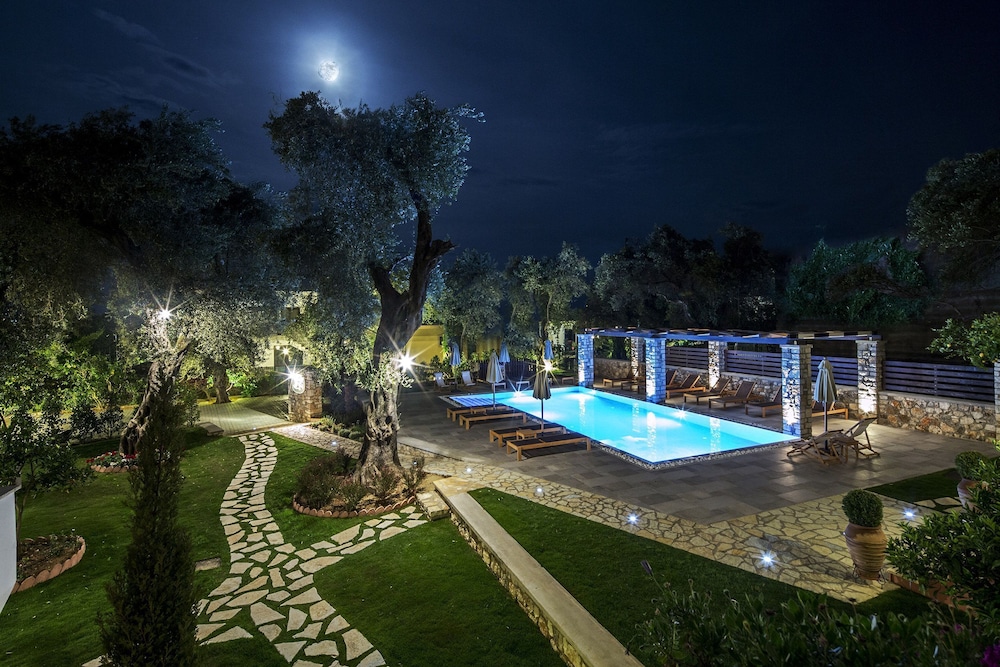 Vassilis House