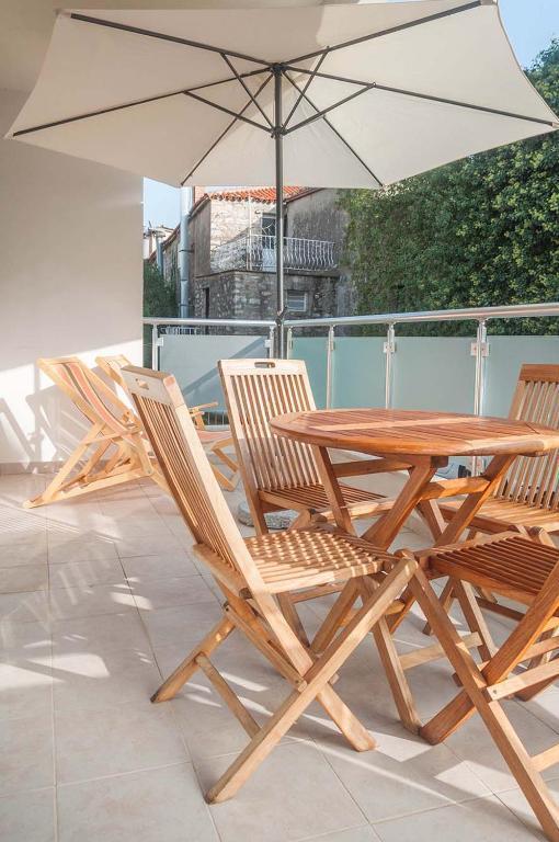 Apartments Lila Aurea