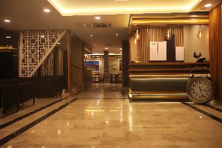 Random Premium Suit Otel