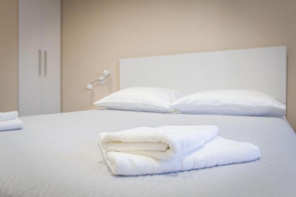 Elegant Residence Rooms & Apartments