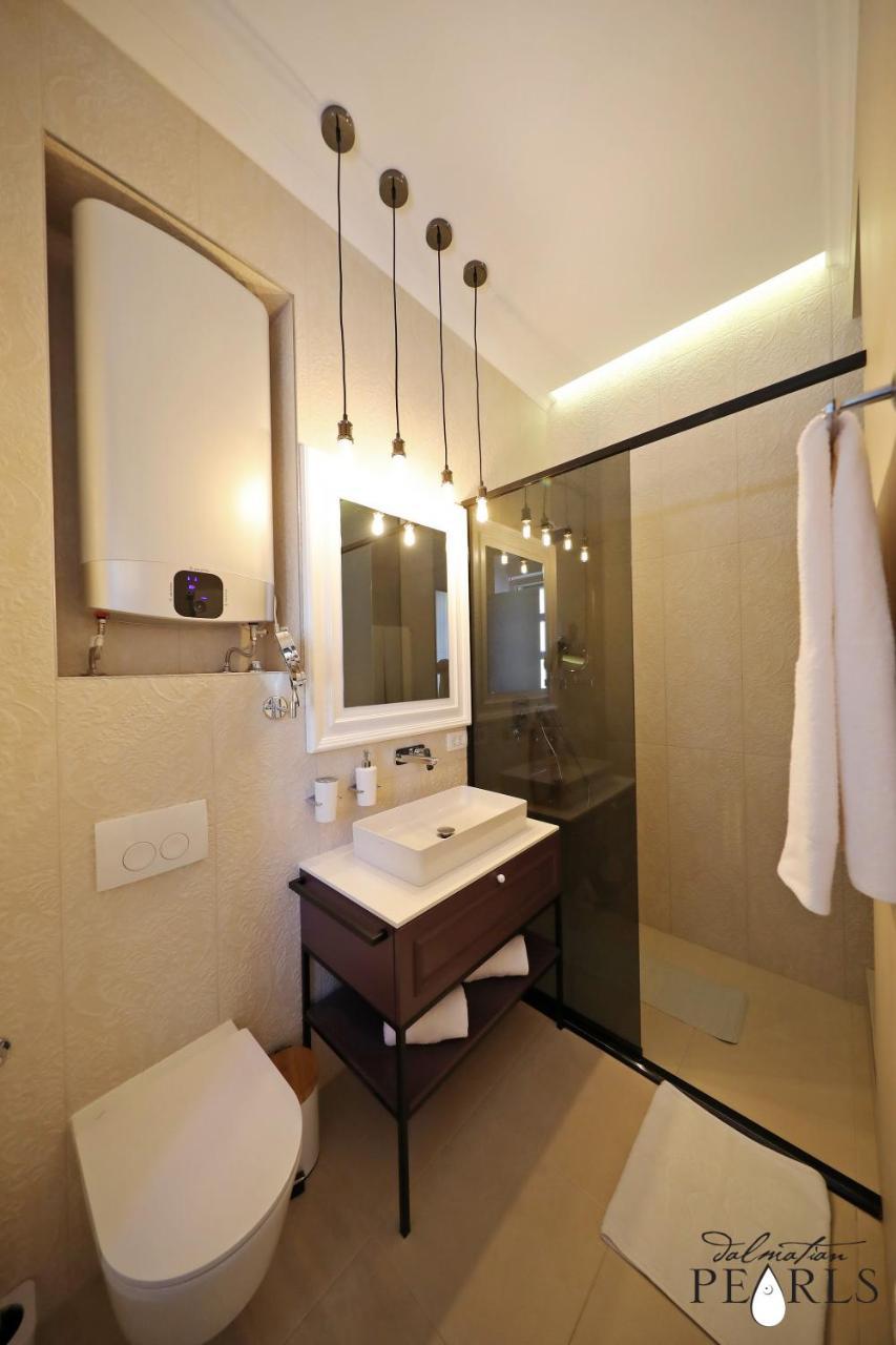 Dalmatian Pearls Deluxe Rooms