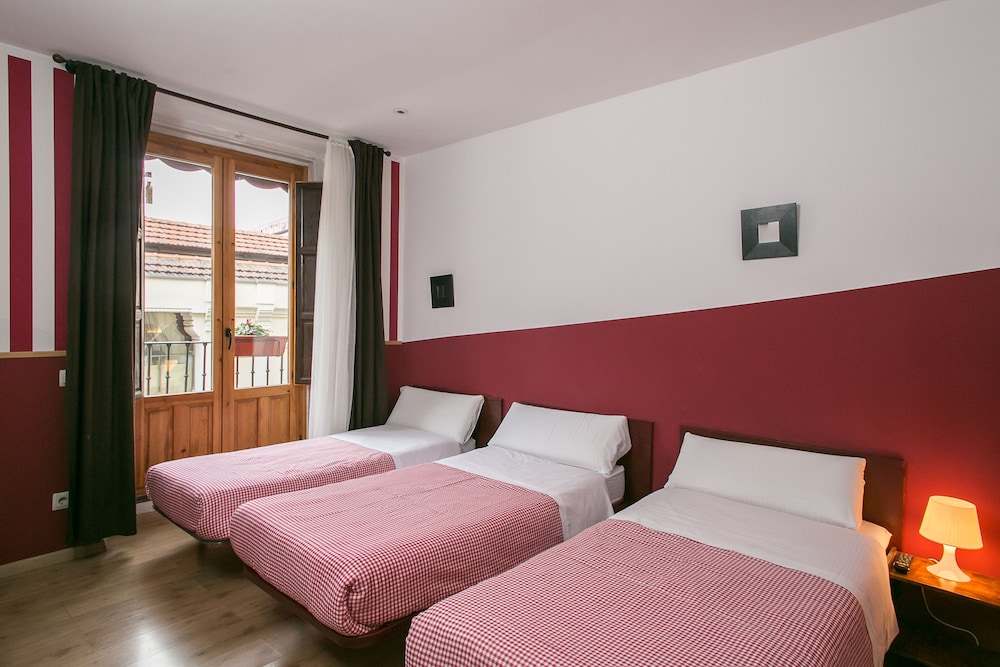 Hostal La Casa De La Plaza