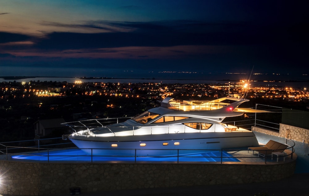 Silencio Luxury Homes