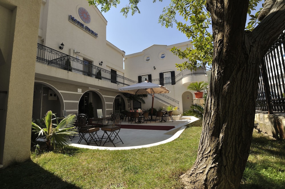 Hotel Djuric