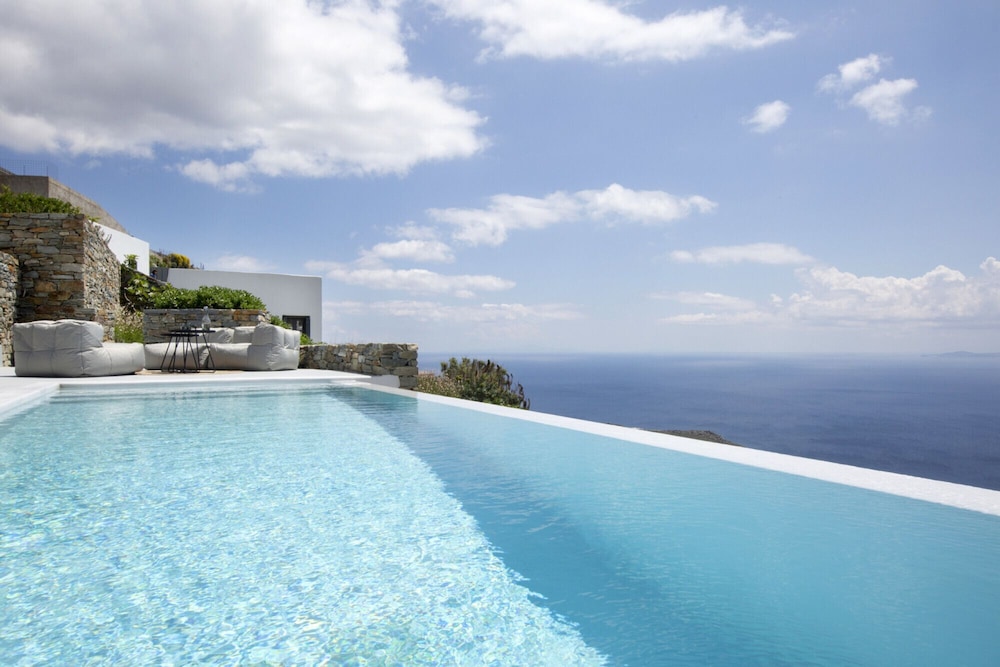 House G Kardiani Tinos