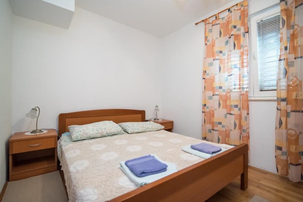 Apartments Longo