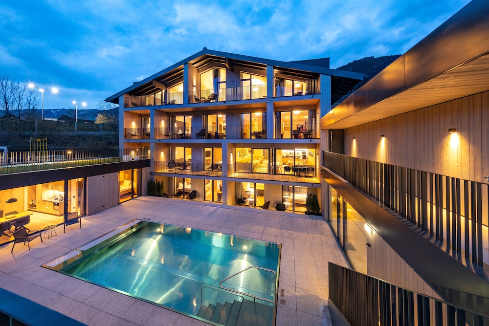 Emma Deluxe Aparthotel