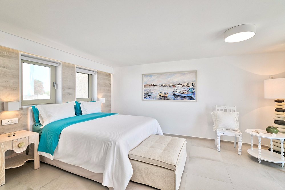 White Pearls Luxury Suites
