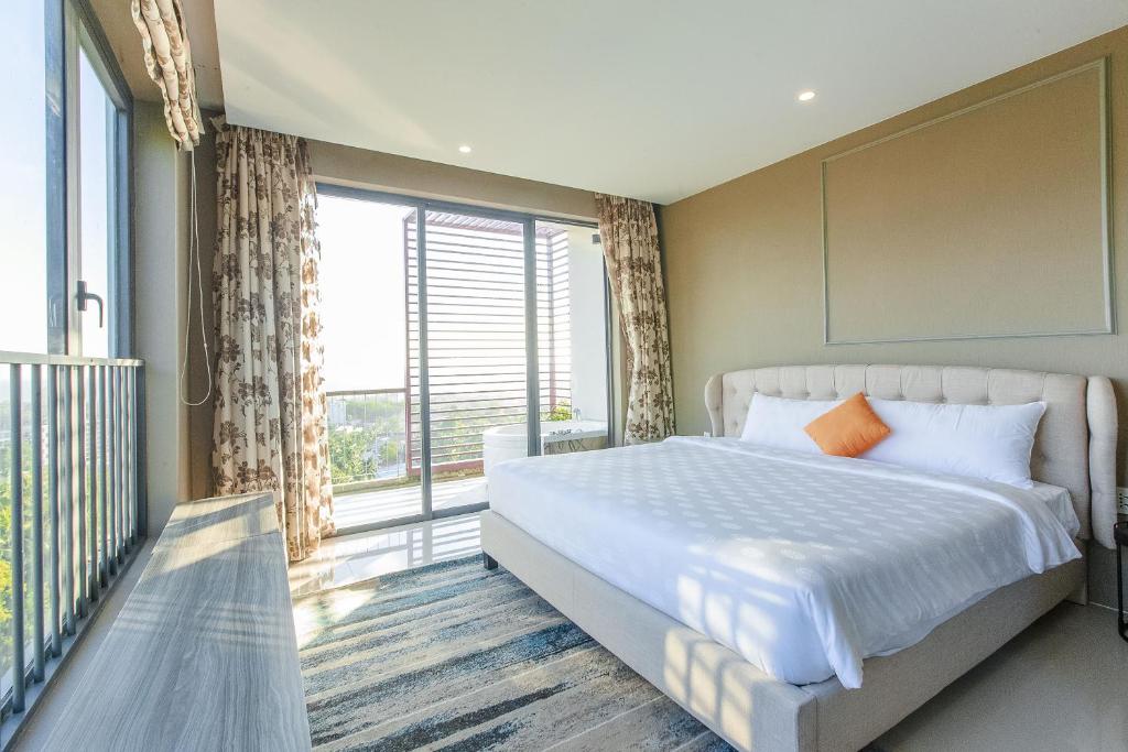 Tom Hill Resort & Spa