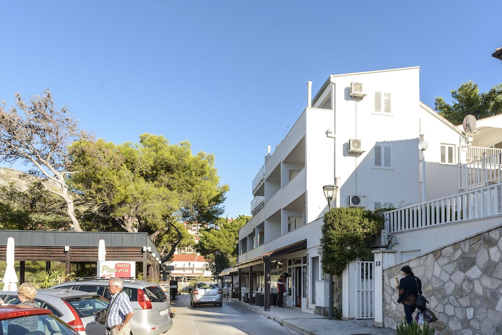 Villa Vanda Apartments