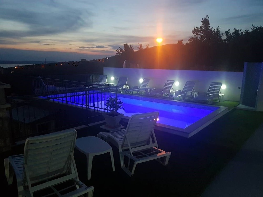 Apartments Baretic