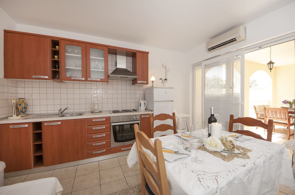 Apartments Mara
