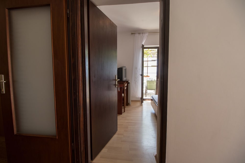 Apartments & Room Ruica