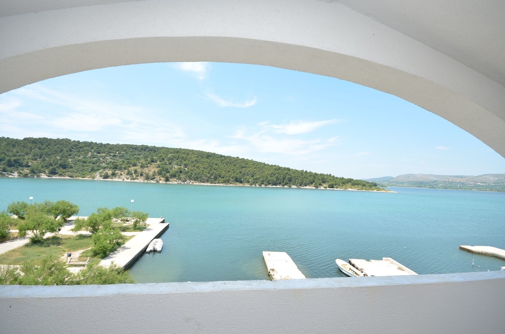 Apartments Zlatko