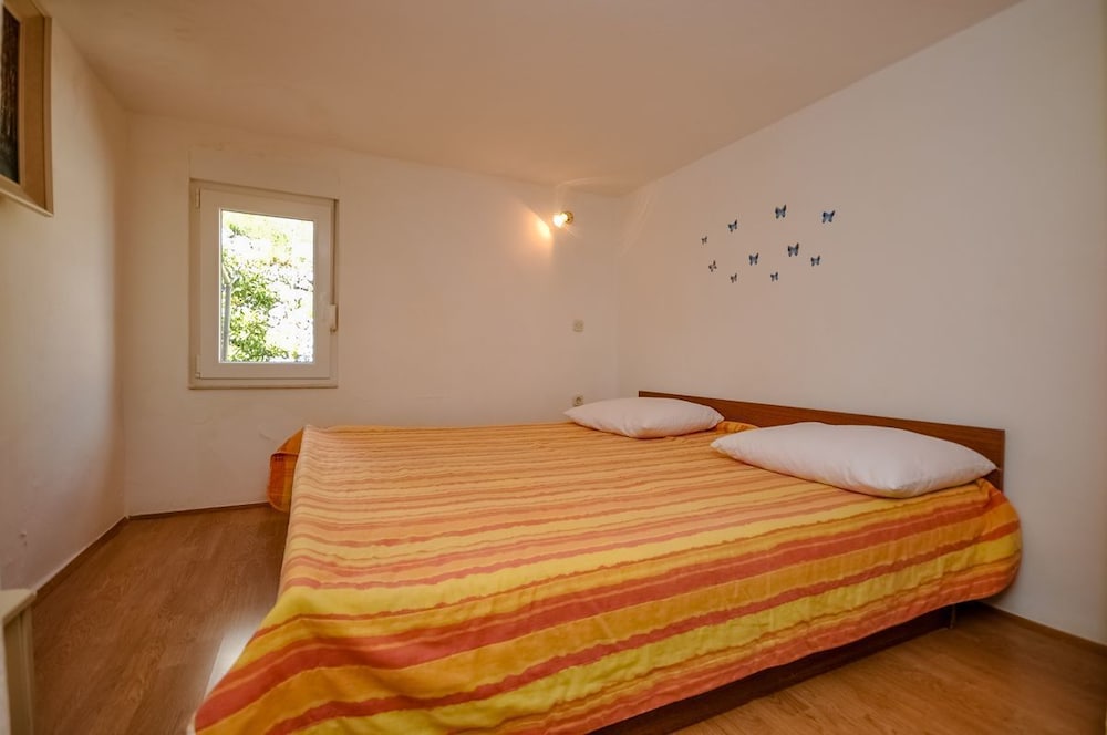 Apartments & Rooms Nikola