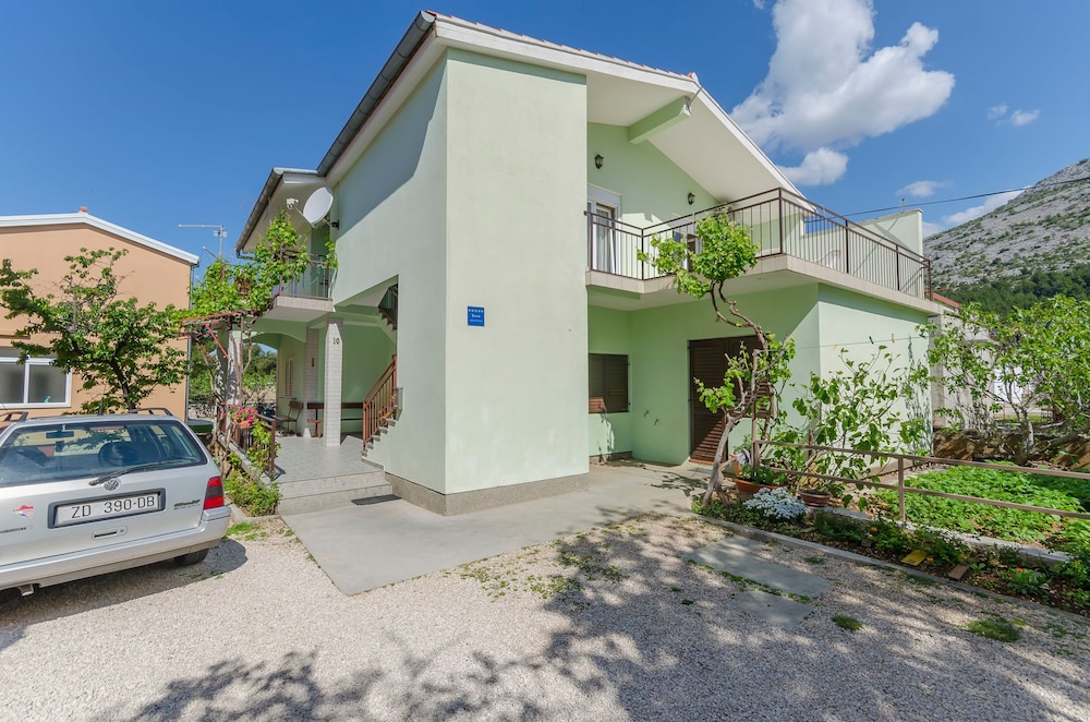 Apartments Sklopina