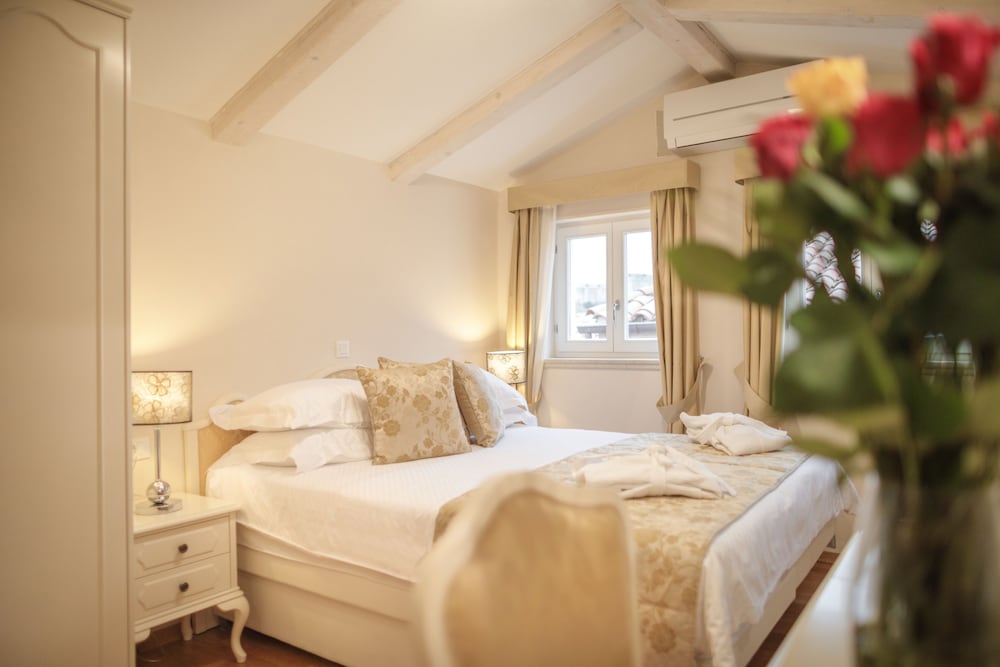 Apartments & Rooms Malo More