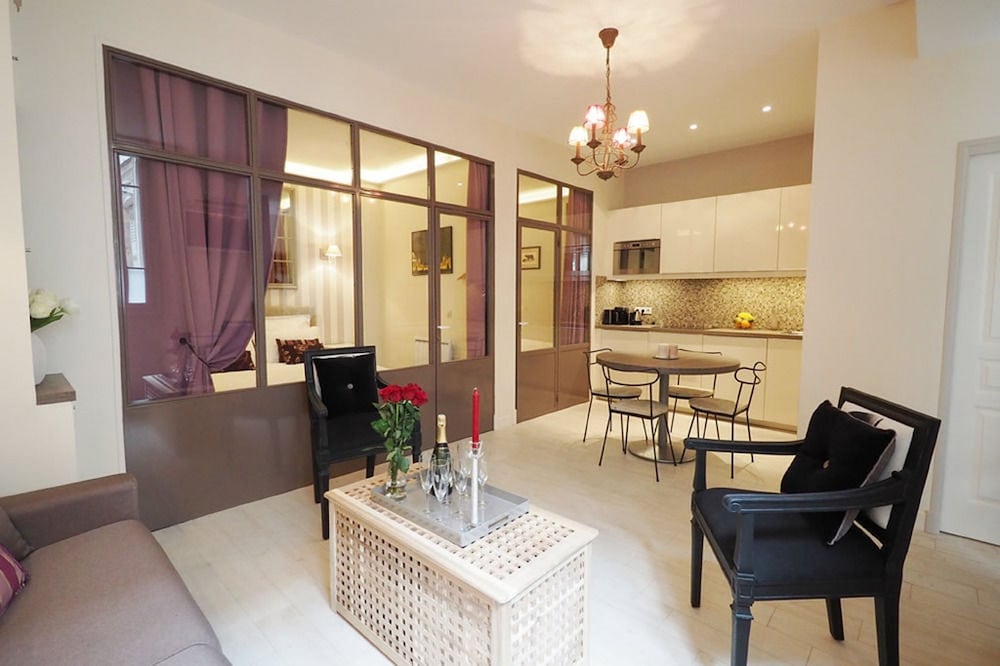 St Germain Chicsuites