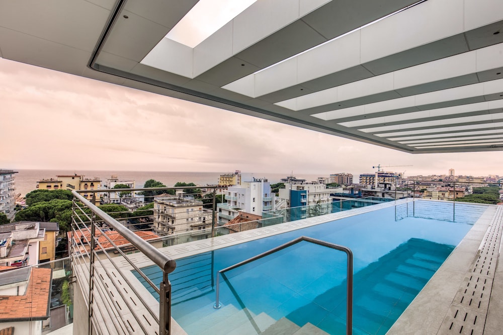 Sunrise Palace Suites