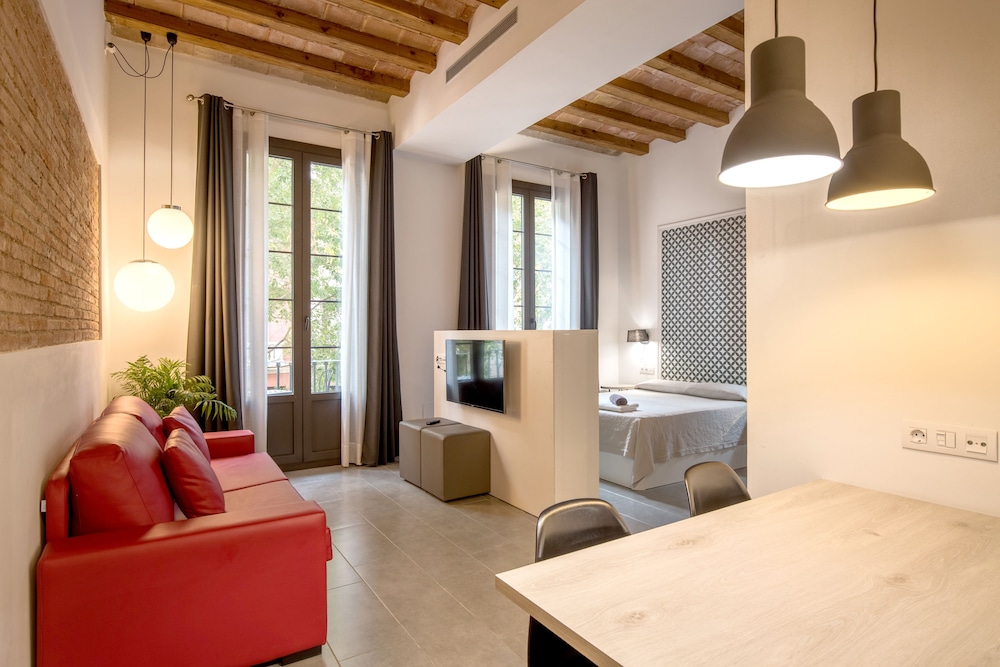 Aparteasy Deluxe Apartments