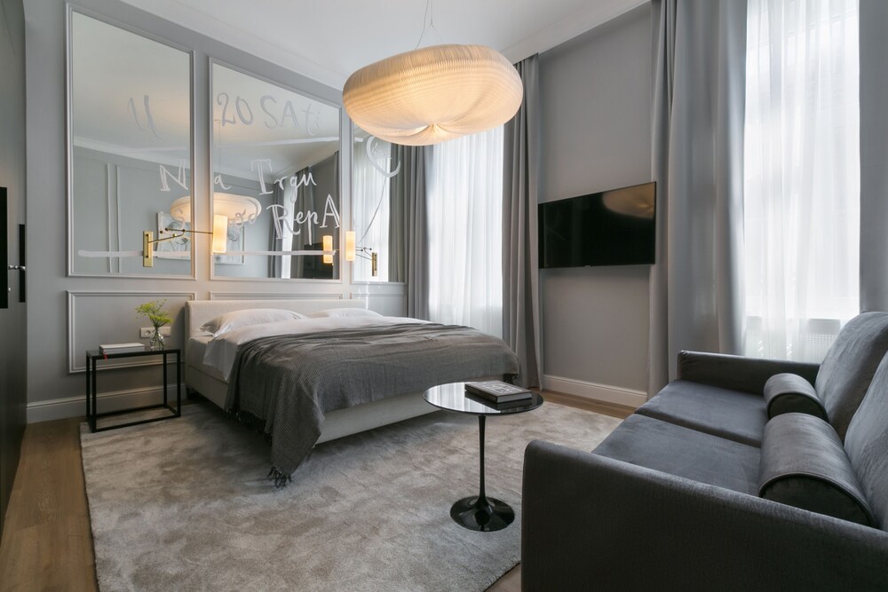 Bumblebee Luxury Apartments