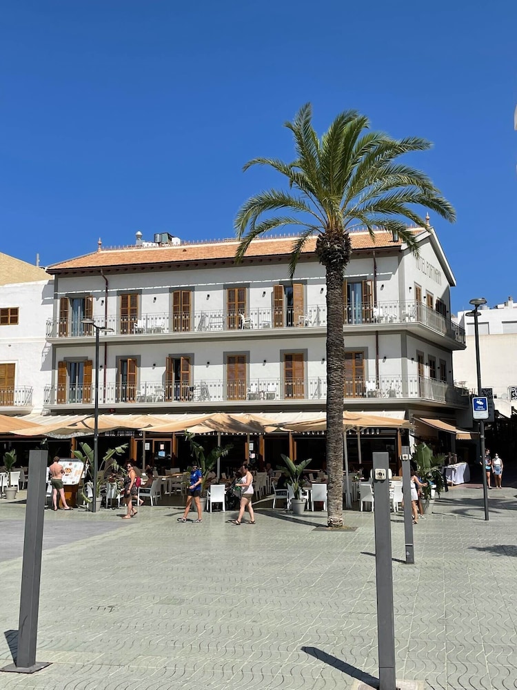 Hotel Portmany