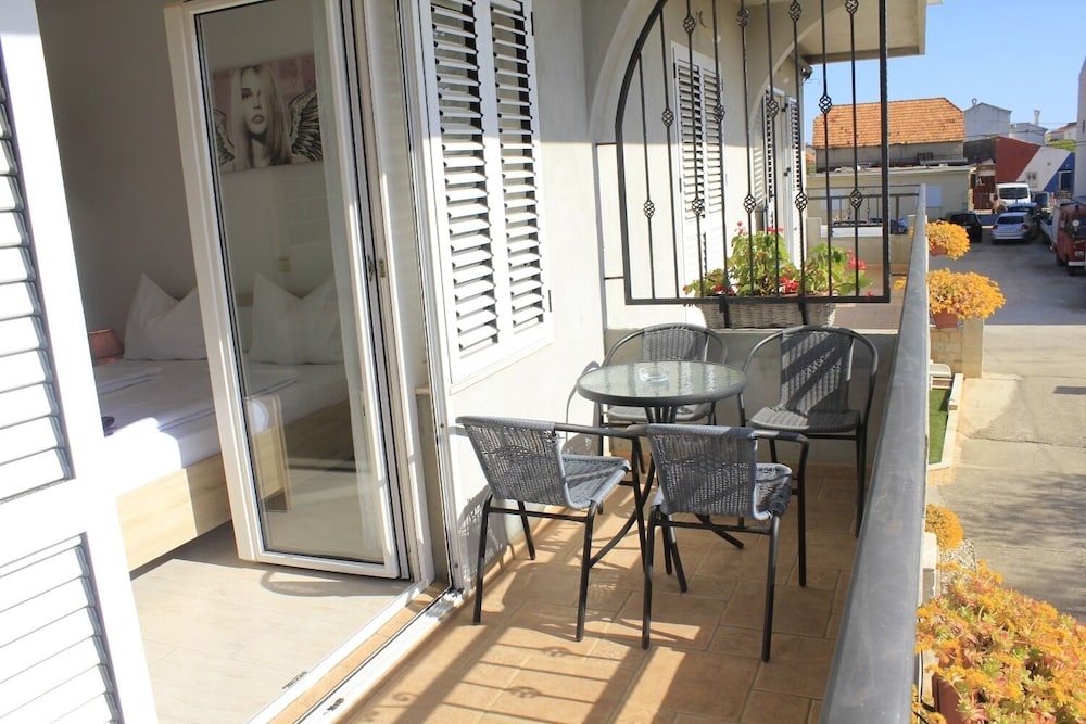 Apartments Old Stone