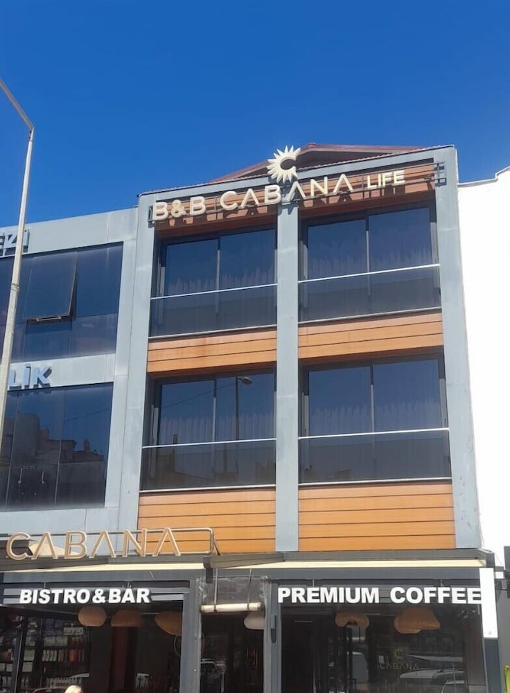 Cabana Boutique Hotel & Cafe
