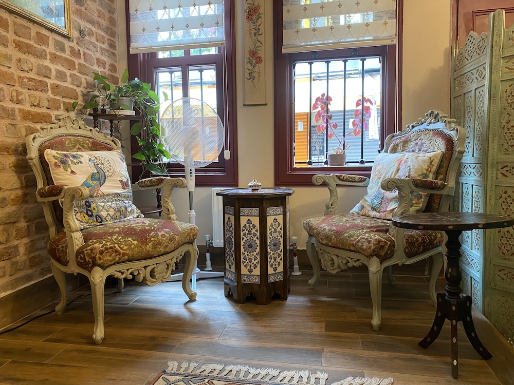 Ciragan's Omnia Hotel