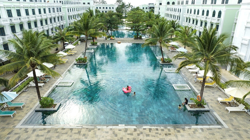 Marina Seaside Boutique Hotel