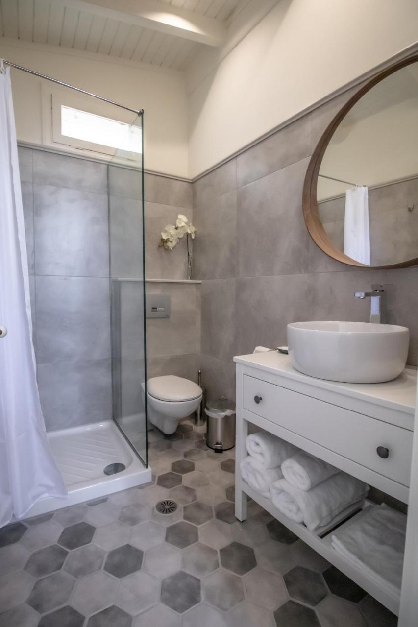 Levkosh Apartments At Lefkada's Heart