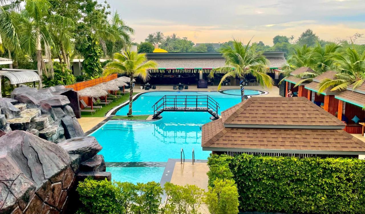Hideaway Resort