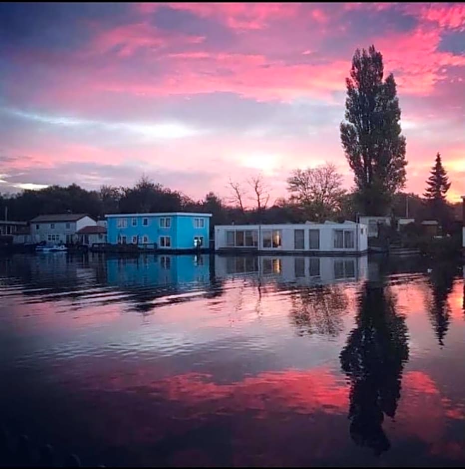 Amster Houseboat Bed Without Breakfast