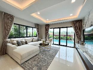 Southern Peak Pool Villa Huay Yai Pattaya