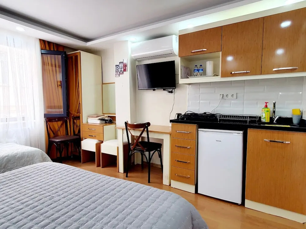 Maniz Studio Apart