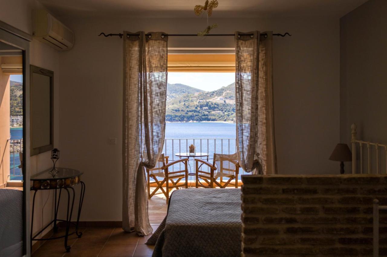 Niovi Seaview Apartments