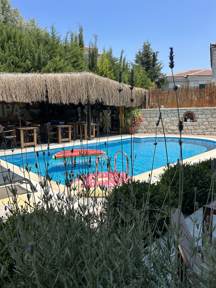 Pupa Alacati Butik Otel
