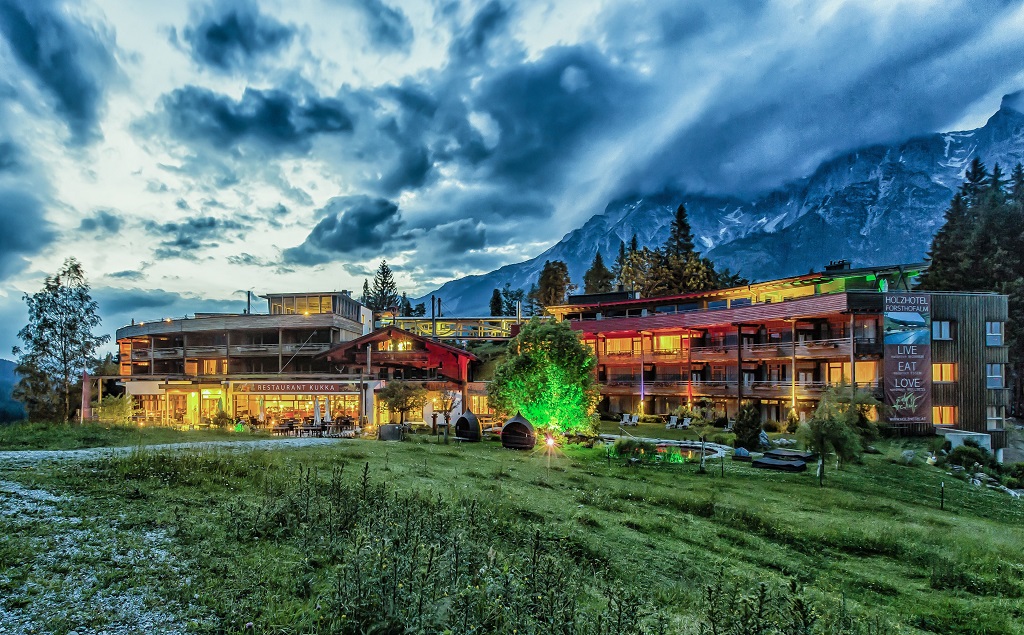 Holzhotel Forsthofalm