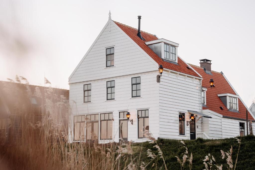 Amsterdam Village Hotel