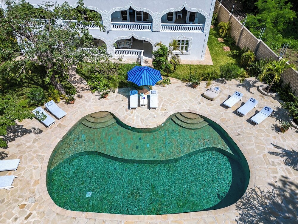 Hibiscus Home & Apartments